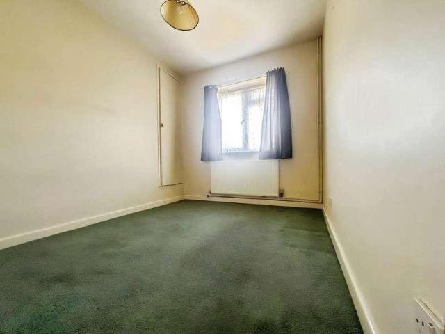 Flat for sale in St Marks, Maidenhead