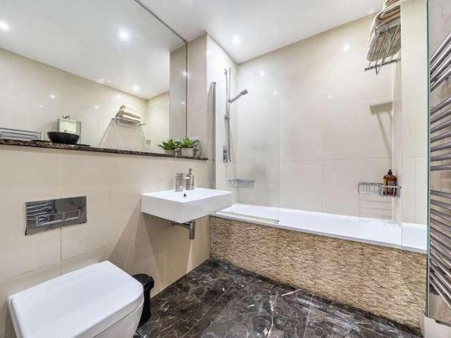 Flat for sale in South Lambeth, Greater London