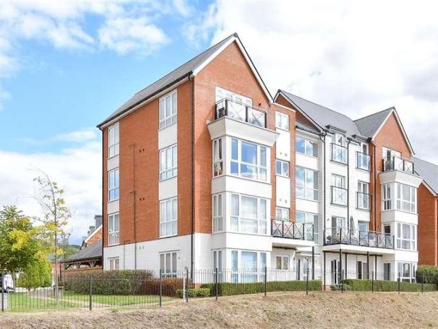 Flat for sale in Bourne Vale, Kent