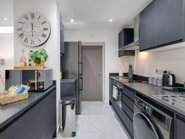 Flat for sale in Hounslow, Worton