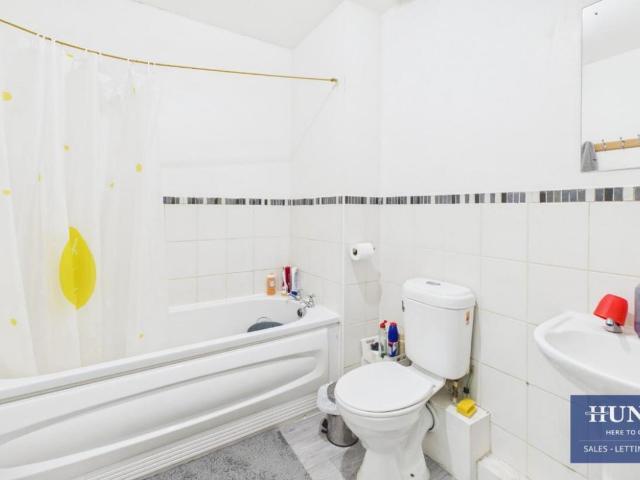 Flat for sale in Percy Main, North Shields
