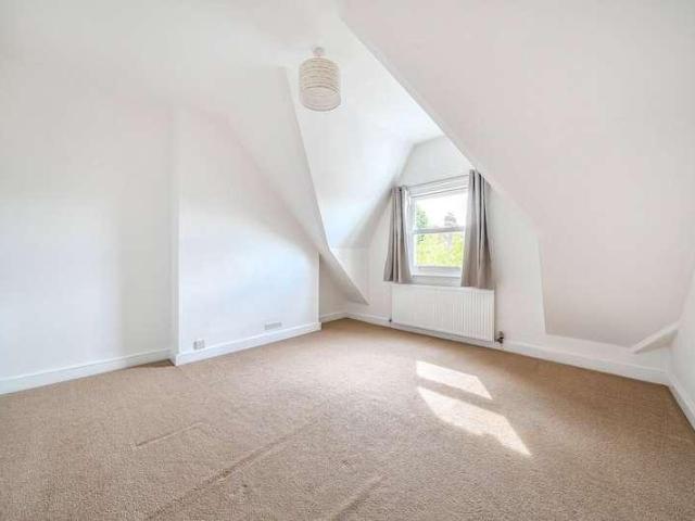 Flat for sale in Richmond, North Sheen