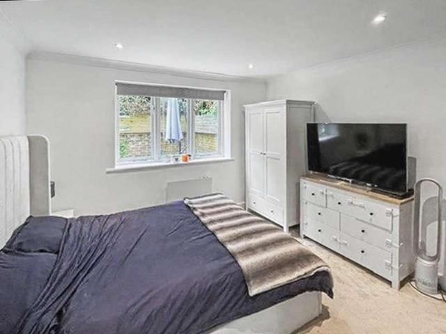 Flat for sale in Chepping Wycombe, Flackwell Heath