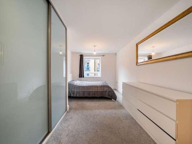 Flat for sale in Rotherhithe, Greater London
