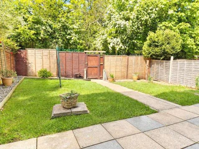 Flat for sale in High Barnet, Greater London