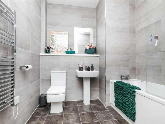 Flat for sale in Calderstones