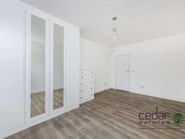 Flat for sale in South Hampstead, Greater London