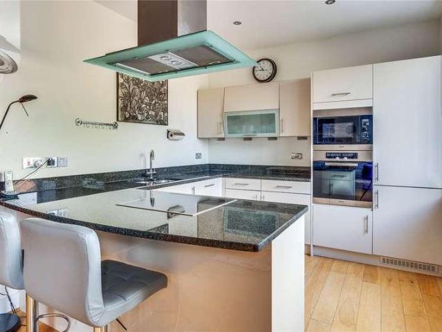 Flat for sale in Henley-on-Thames, South Oxfordshire