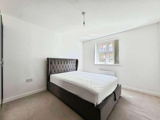 Flat for sale in Binfield
