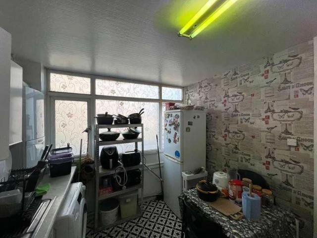 Flat for sale in London Borough of Croydon, Thornton Heath