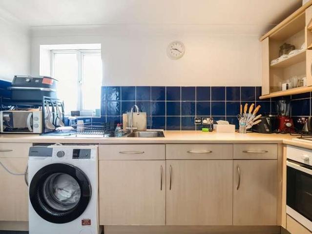 Flat for sale in Gould's Green, Greater London
