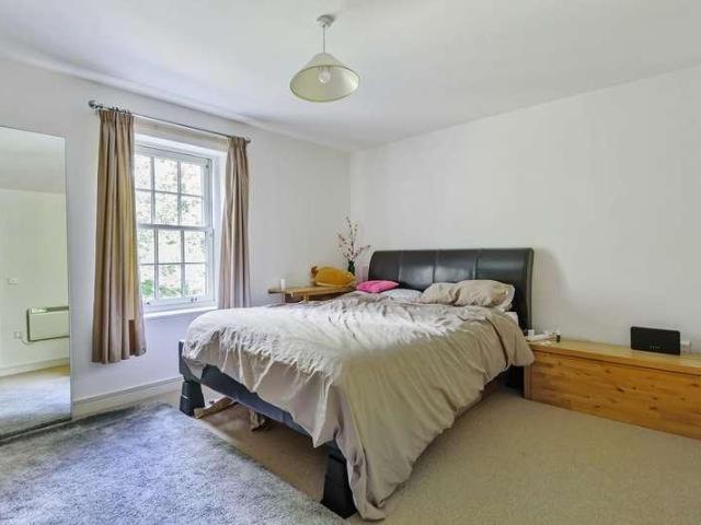 Flat for sale in Stonehouse, Stonehouse