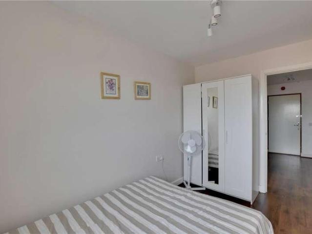 Flat for sale in Greenwich Town Centre, Greater London