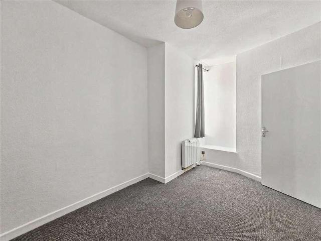 Flat for sale in Ilminster, Somerset