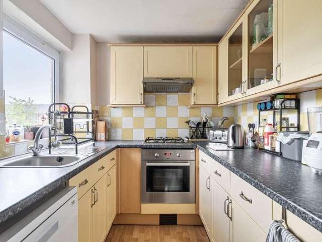 Flat for sale in Ewens Farm, Golden Valley