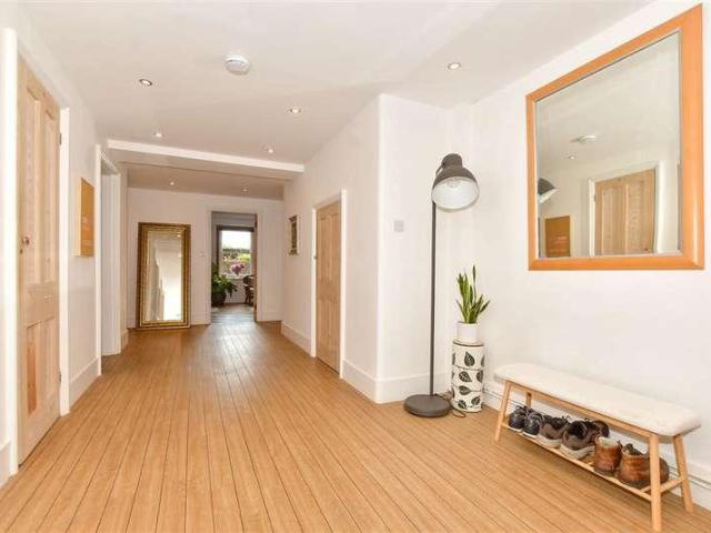 Flat for sale in Folkestone, Morehall