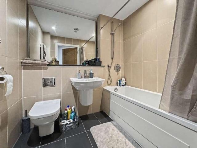Flat for sale in Besses o' th' Barn, Bury
