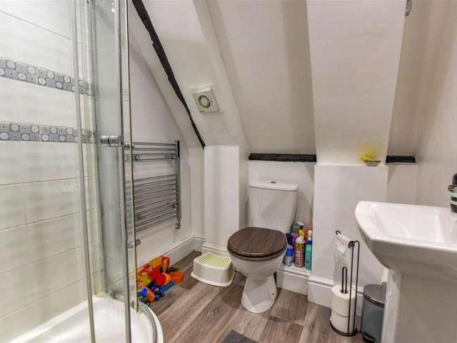 Flat for sale in Ham, School House
