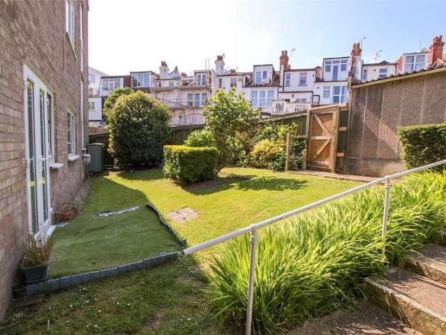 Flat for sale in Alton Barnes, Essex