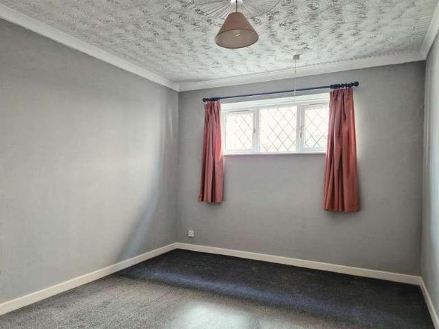Flat for sale in Weston-super-mare, North Somerset