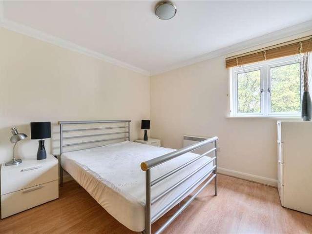 Flat for sale in Horsell, Woking