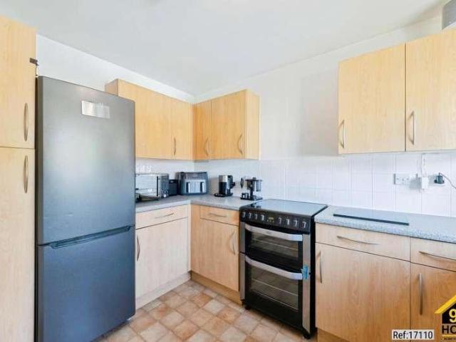 Flat for sale in Monkston Park, Milton Keynes