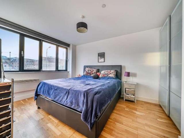 Flat for sale in Midway, Kent