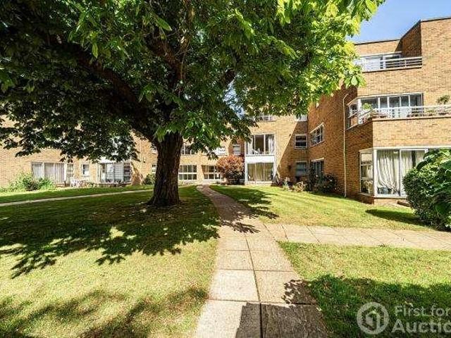 Flat for sale in The Slade, Oxfordshire