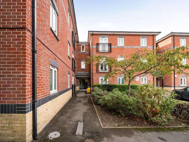 Flat for sale in Cowley, Oxford
