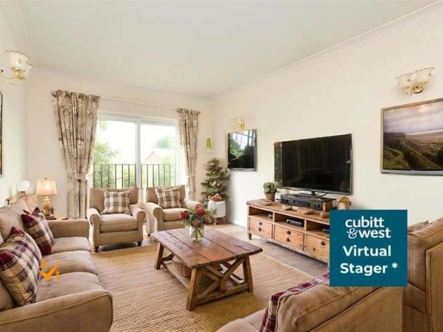 Flat for sale in Red Hill, Surrey
