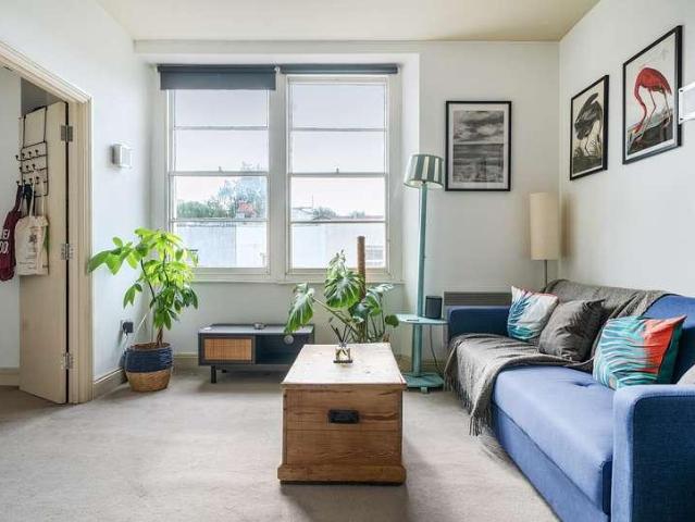 Flat for sale in Feckenham, City Of Bristol