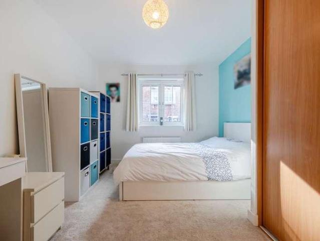 Flat for sale in Chepping Wycombe, Loudwater