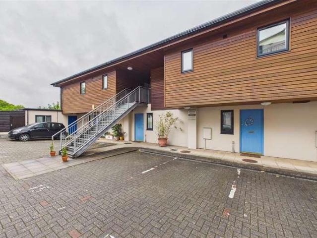 Flat for sale in Feckenham, City Of Bristol