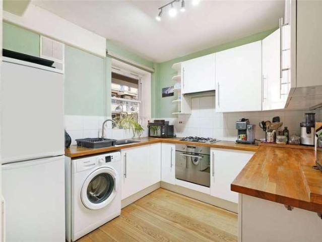 Flat for sale in Kentish Town, Greater London