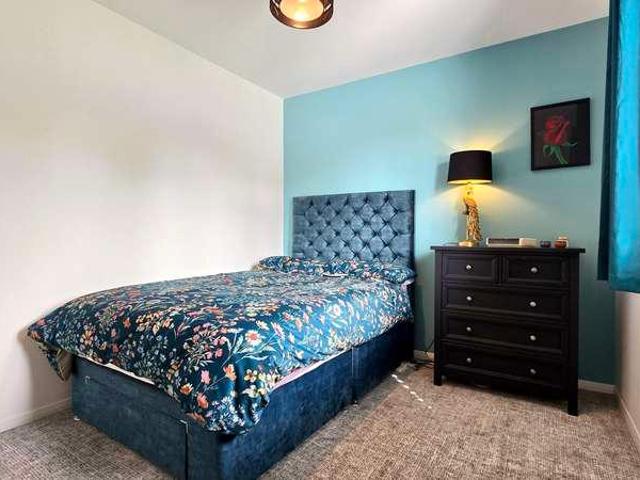 Flat for sale in Auchinairn, Bishopbriggs
