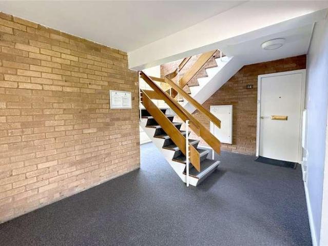 Flat for sale in Solihull, Blossomfield Flat for sale in Solihull, Blossomfield