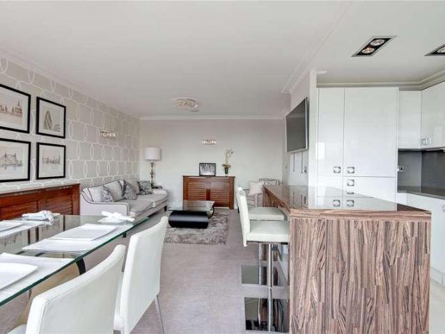 Flat for sale in Belsize Park, Greater London