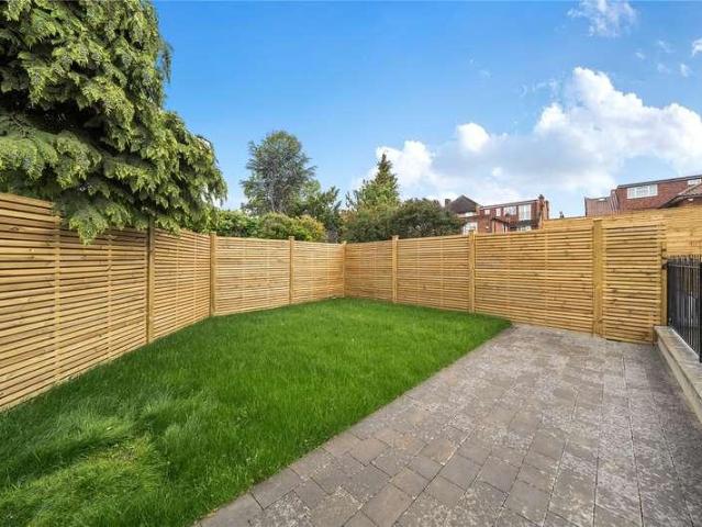 Flat for sale in London Borough of Ealing, Greater London