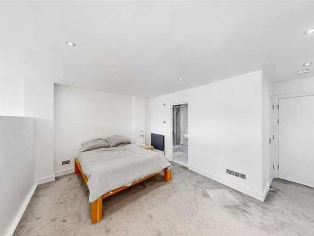 Flat for sale in Shoreditch, Greater London