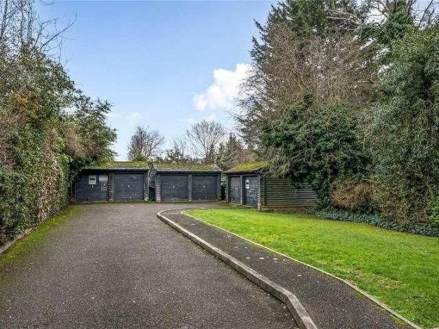 Flat for sale in Greater London