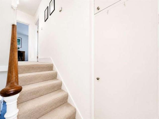 Flat for sale in Round Hill, Brighton & Hove