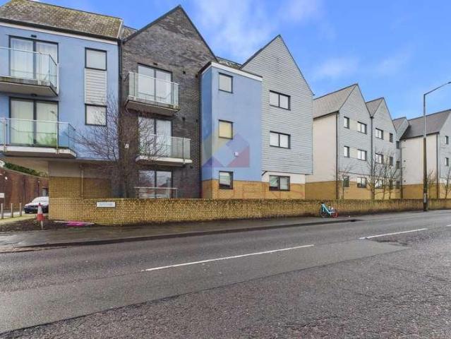 Flat for sale in Fordham Heath, Essex