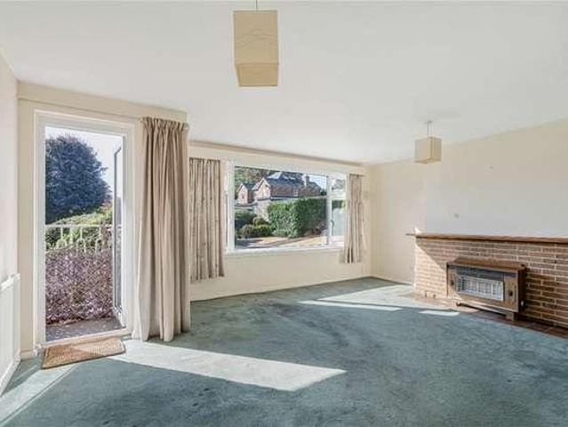 Flat for sale in Hatching Green, Five Acres