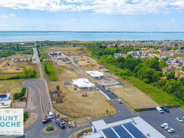Flat for sale in North Shoebury, Alton Barnes