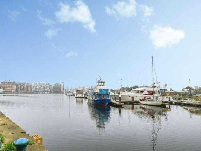 Flat for sale in Stoke, Ipswich