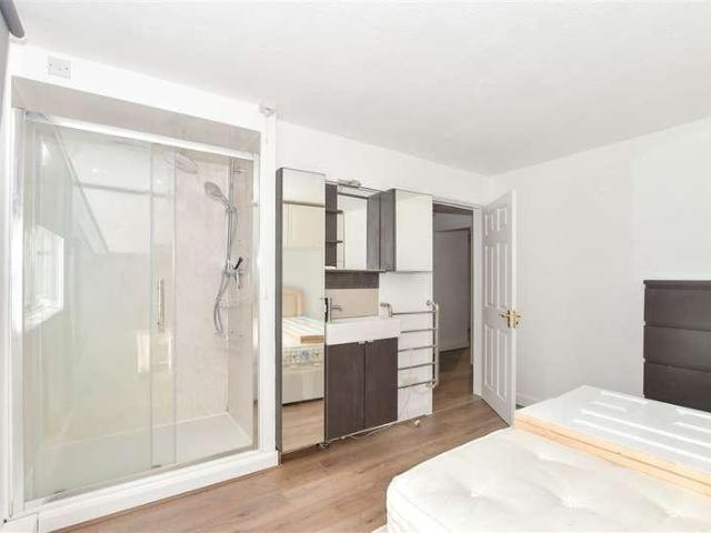 Flat for sale in New Town, Horsham