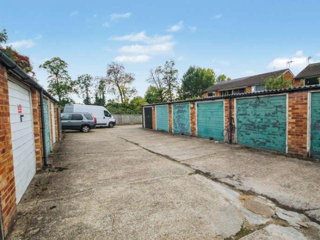 Flat for sale in Harrow On The Hill, Greater London