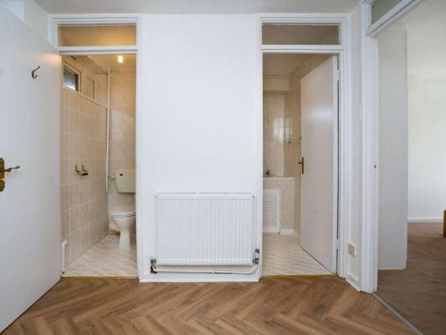 Flat for sale in Islington, Greater London