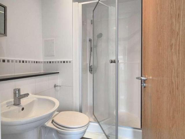 Flat for sale in Key Street, Suffolk