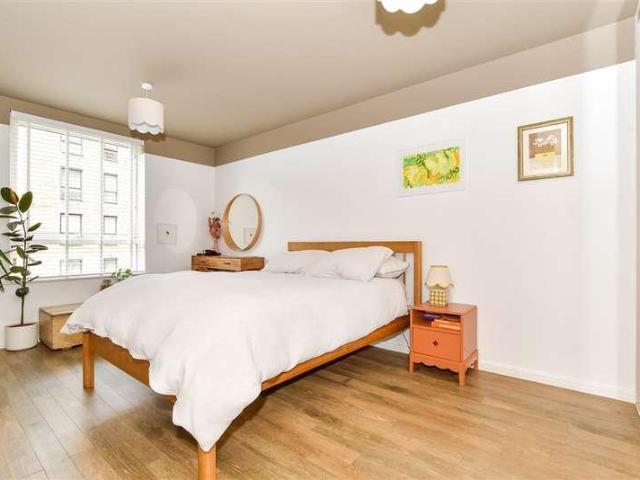 Flat for sale in Upper Walthamstow, Greater London